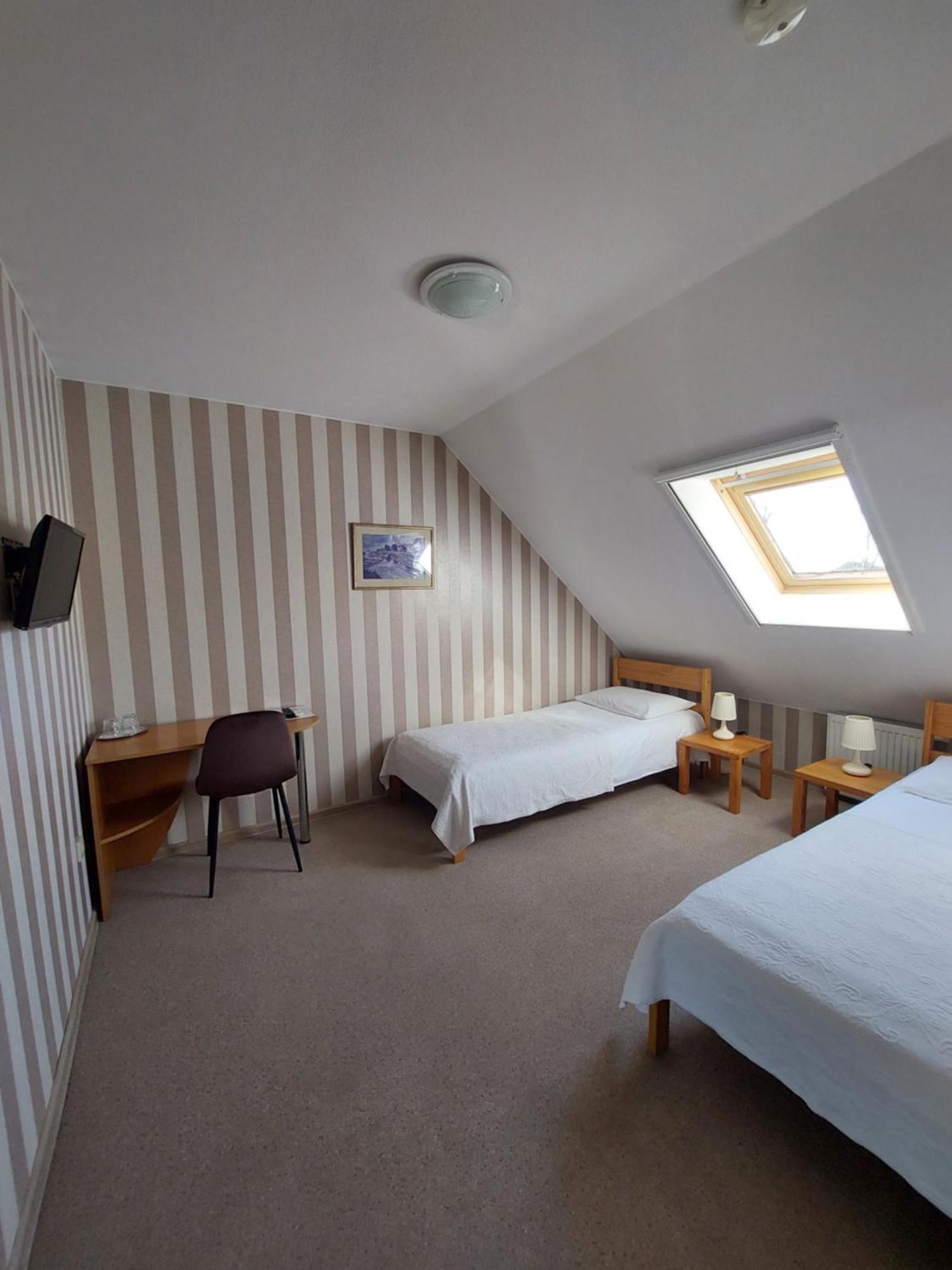 Hotel Asmonienes Sveciu Namai "Senoji Mokyklele" Smalininkai Esterno foto