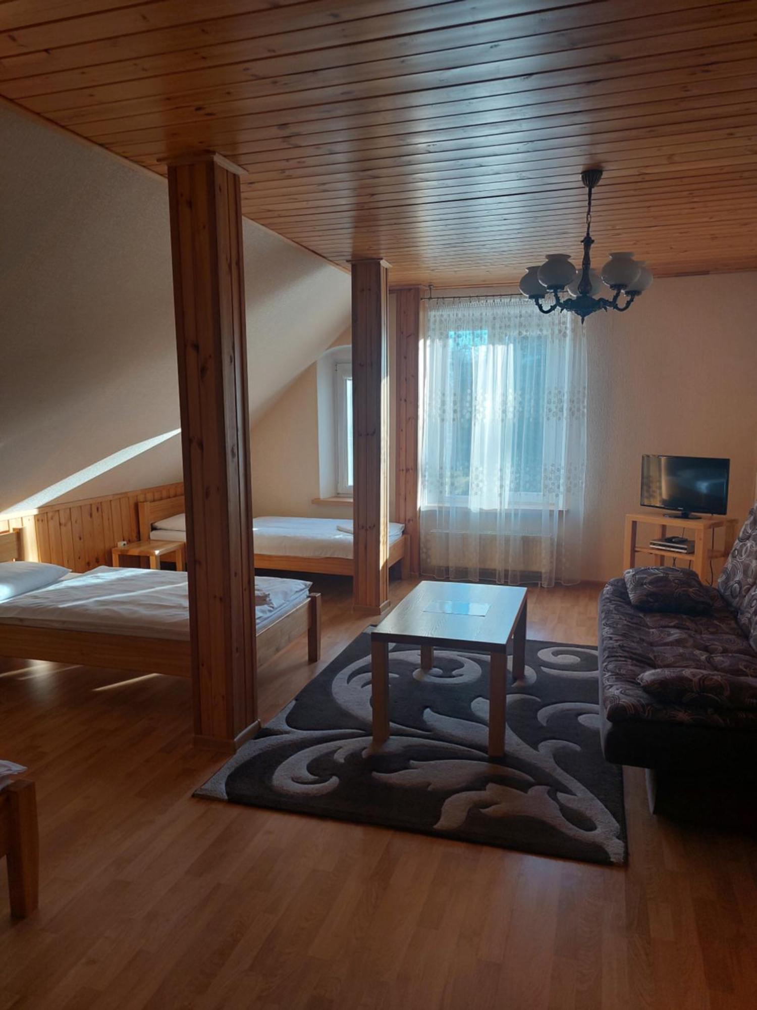 Hotel Asmonienes Sveciu Namai "Senoji Mokyklele" Smalininkai Esterno foto